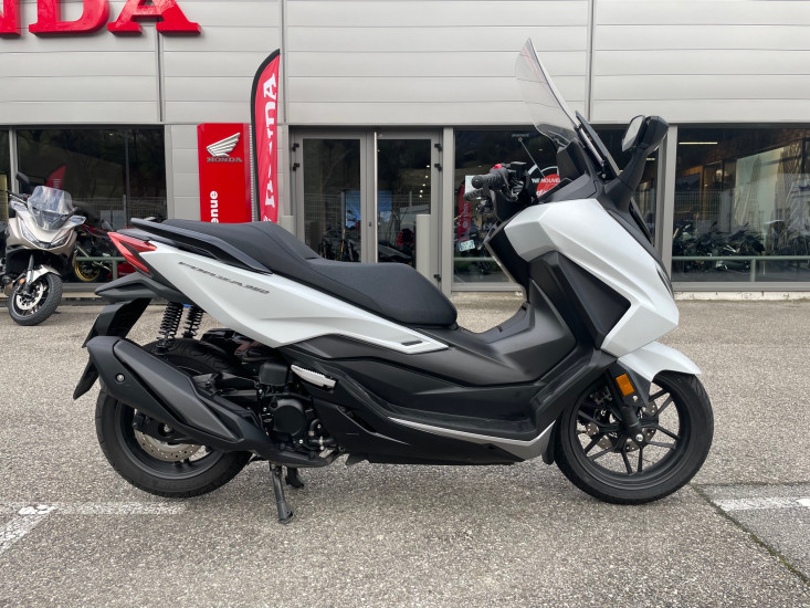 HONDA FORZA 350 - SEYSSINS