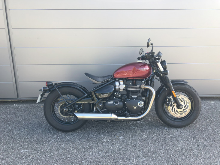 Triumph bobber Bonneville - SEYSSINS