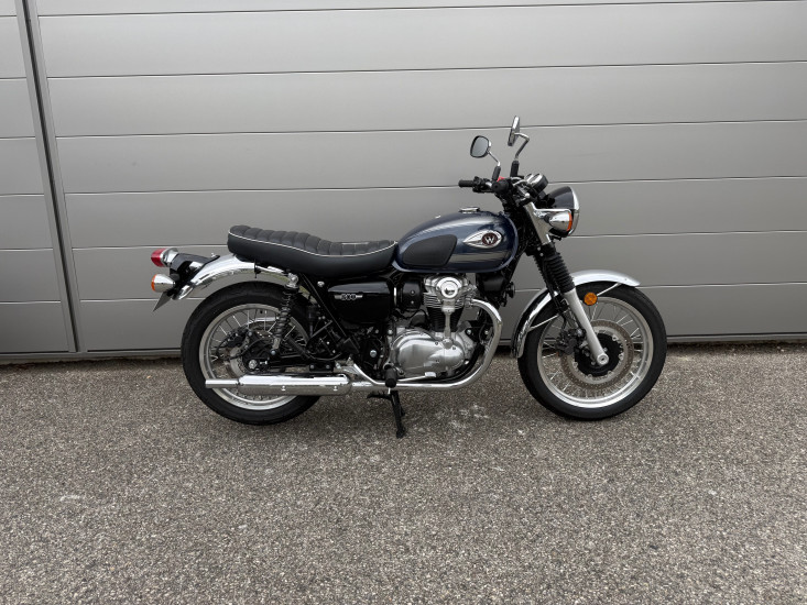 KAWASAKI W800 / W 800 - SEYSSINS