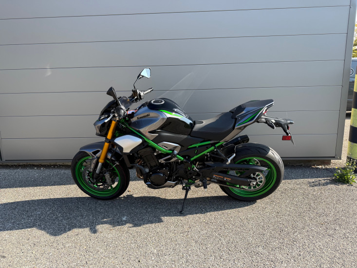 KAWASAKI Z900 SE PERFORMANCE 2025 - SEYSSINS
