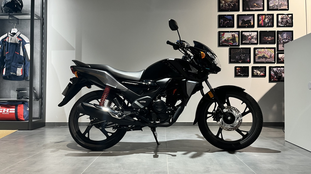 HONDA CB750 Hornet 750 CB ACTION MOTO  HAUCONCOURT 