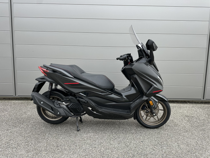 HONDA FORZA SPECIAL EDITION 125 - SEYSSINS