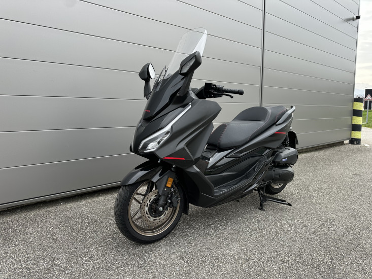 HONDA FORZA SPECIAL EDITION 125 - SEYSSINS