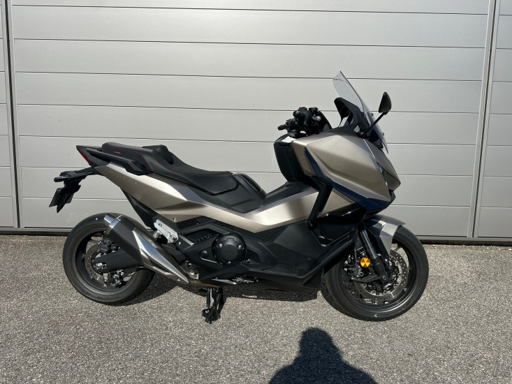 HONDA FORZA 750 - SEYSSINS