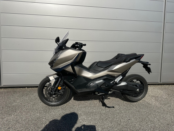 HONDA FORZA 750 - 